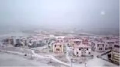 Kar yağışıyla kent beyaza büründü Kar yağışıyla kent beyaza büründü