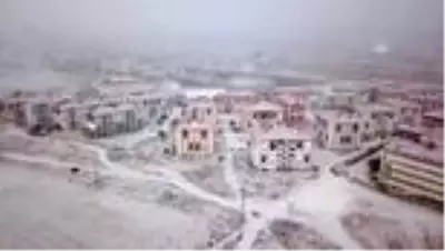 Kar yağışıyla kent beyaza büründü Kar yağışıyla kent beyaza büründü