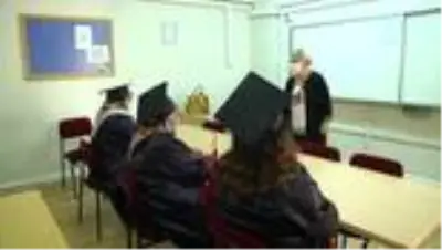 KASTAMONU - 52 yaşında meslek lisesinden mezun olmanın mutluluğunu yaşıyor KASTAMONU - 52 yaşında meslek lisesinden mezun olmanın mutluluğunu yaşıyor