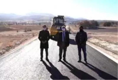 Kaymakam Kanyılmaz, yol yapım çalışmalarını inceledi Kaymakam Kanyılmaz, yol yapım çalışmalarını inceledi
