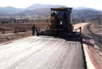 Kaymakam Kanyılmaz, yol yapım çalışmalarını inceledi Kaymakam Kanyılmaz, yol yapım çalışmalarını inceledi