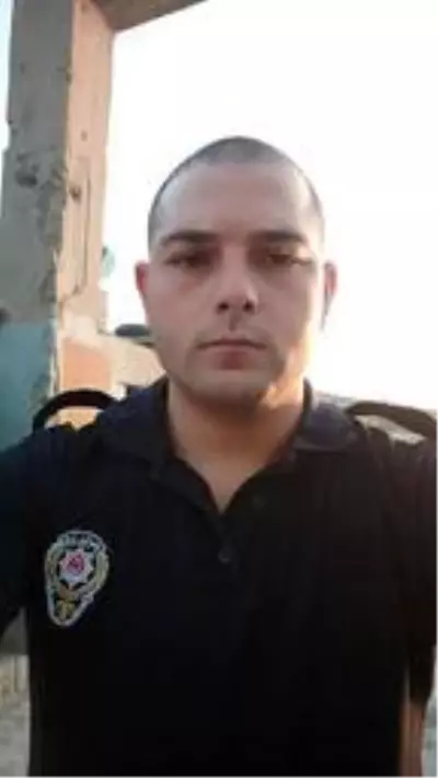 Son dakika haberi... Kaza şehidi polis memuru, son yolculuğuna uğurlanıyor Son dakika haberi... Kaza şehidi polis memuru, son yolculuğuna uğurlanıyor