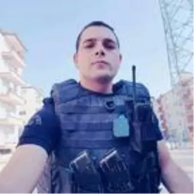 Son dakika haberi... Kaza şehidi polis memuru, son yolculuğuna uğurlanıyor Son dakika haberi... Kaza şehidi polis memuru, son yolculuğuna uğurlanıyor