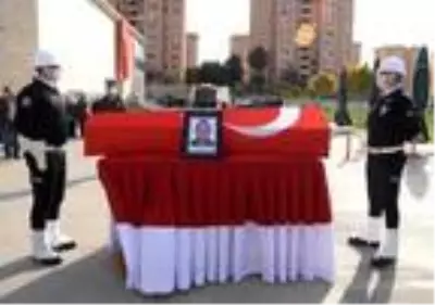 Son dakika haberi... Kaza şehidi polis memuru, son yolculuğuna uğurlanıyor Son dakika haberi... Kaza şehidi polis memuru, son yolculuğuna uğurlanıyor