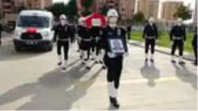 Son dakika haberi... Kaza şehidi polis memuru, son yolculuğuna uğurlanıyor Son dakika haberi... Kaza şehidi polis memuru, son yolculuğuna uğurlanıyor