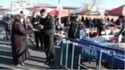 KIRKLARELİ - Halk pazarında Kovid-19 denetimleri artırıldı KIRKLARELİ - Halk pazarında Kovid-19 denetimleri artırıldı