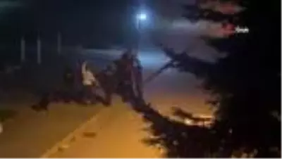 Son dakika haberleri... Kısıtlama saatlerinde sokakta tartıştılar 5 kişi gözaltına alındı Son dakika haberleri... Kısıtlama saatlerinde sokakta tartıştılar 5 kişi gözaltına alındı