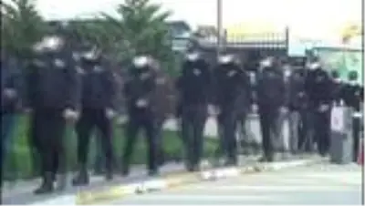 Son dakika haberi... Kocaeli merkezli 13 ilde kamu kurumlarını zarara uğrattıkları iddiasıyla gözaltına alınan 40 şüpheliden 23'ü tutuklandı Son dakika haberi... Kocaeli merkezli 13 ilde kamu kurumlarını zarara uğrattıkları iddiasıyla gözaltına alınan 40 şüpheliden 23'ü tutuklandı