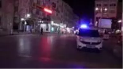 Kovid-19 tedbirleri kapsamında sokağa çıkma kısıtlaması başladı Kovid-19 tedbirleri kapsamında sokağa çıkma kısıtlaması başladı
