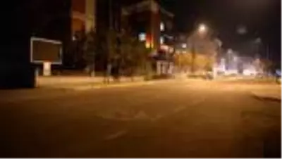 Kovid-19 tedbirleri kapsamında sokağa çıkma kısıtlaması başladı Kovid-19 tedbirleri kapsamında sokağa çıkma kısıtlaması başladı