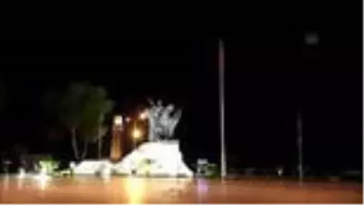 ESKİŞEHİR/ÇANAKKALE - Kovid-19 tedbirleri kapsamında sokağa çıkma kısıtlaması başladı ESKİŞEHİR/ÇANAKKALE - Kovid-19 tedbirleri kapsamında sokağa çıkma kısıtlaması başladı