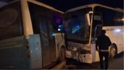 Kütahya'da otobüsler çarpıştı: 10 yaralı Kütahya'da otobüsler çarpıştı: 10 yaralı