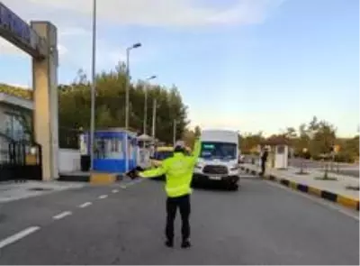Marmaris'te toplu taşıma araçlarında Korona virüs denetimi yapıldı Marmaris'te toplu taşıma araçlarında Korona virüs denetimi yapıldı