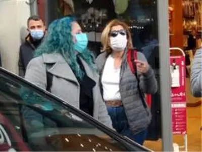Maske cezasından kaçmak istedi, polise 'Şov yapıyorsunuz' dedi- Denetim yapan ekiplere 'Siz şov yapıyorsunuz' dedi Maske cezasından kaçmak istedi, polise 'Şov yapıyorsunuz' dedi- Denetim yapan ekiplere 'Siz şov yapıyorsunuz' dedi