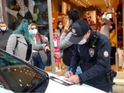 Maske cezasından kaçmak istedi, polise 'Şov yapıyorsunuz' dedi- Denetim yapan ekiplere 'Siz şov yapıyorsunuz' dedi Maske cezasından kaçmak istedi, polise 'Şov yapıyorsunuz' dedi- Denetim yapan ekiplere 'Siz şov yapıyorsunuz' dedi