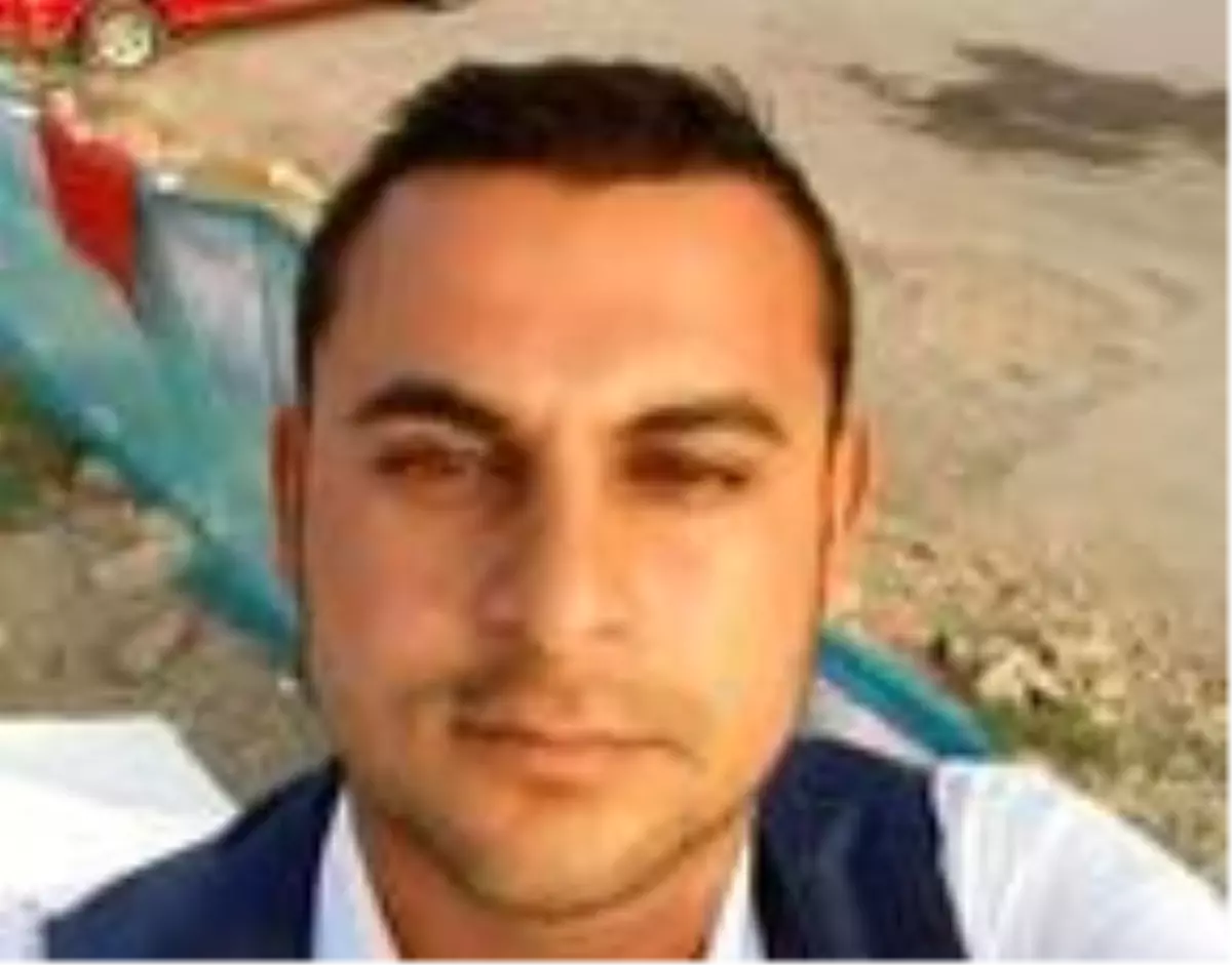 Motosikletiyle trafik levhasına çarpıp, hayatını kaybetti