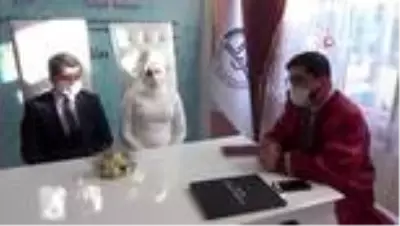Müftülükte 48 çiftin dini ve resmi nikahlarının birlikte kıyıldı Müftülükte 48 çiftin dini ve resmi nikahlarının birlikte kıyıldı