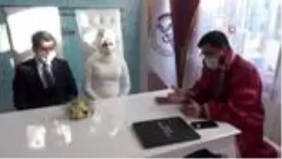 Müftülükte 48 çiftin dini ve resmi nikahlarının birlikte kıyıldı Müftülükte 48 çiftin dini ve resmi nikahlarının birlikte kıyıldı