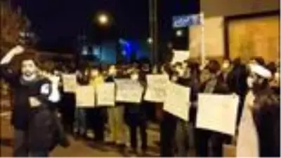 Öğrenciler, İranlı nükleer fizikçiye suikastın ardından gösteri düzenledi Öğrenciler, İranlı nükleer fizikçiye suikastın ardından gösteri düzenledi