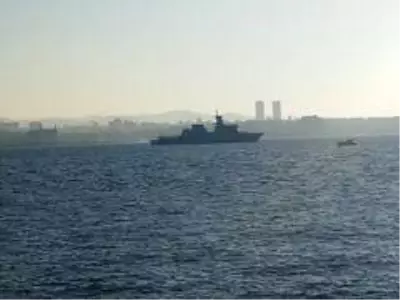 Son dakika haberleri: Pakistan'a ait savaş korveti İstanbul Boğazı'ndan geçti Son dakika haberleri: Pakistan'a ait savaş korveti İstanbul Boğazı'ndan geçti