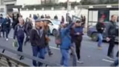 Son dakika haberleri | Polis Kovid-19 önlemleri karşıtı gösteriye müdahale etti (3) Son dakika haberleri | Polis Kovid-19 önlemleri karşıtı gösteriye müdahale etti (3)