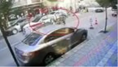 Son dakika haberi... Sahipsiz at arabasının trafikteki seyri kamerada Son dakika haberi... Sahipsiz at arabasının trafikteki seyri kamerada