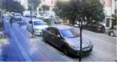 Son dakika haberi... Sahipsiz at arabasının trafikteki seyri kamerada Son dakika haberi... Sahipsiz at arabasının trafikteki seyri kamerada