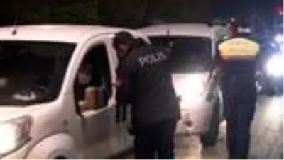Son dakika haberleri: Şanlıurfa'nın cadde ve meydanları boşaldı Son dakika haberleri: Şanlıurfa'nın cadde ve meydanları boşaldı