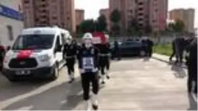Son dakika haberi | Şehit polis, törenle son yolculuğuna uğurlandı Son dakika haberi | Şehit polis, törenle son yolculuğuna uğurlandı