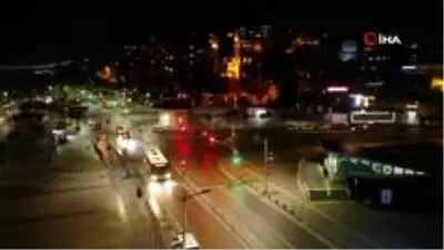 Sessizliğe bürünen Üsküdar Meydanı havadan görüntülendi Sessizliğe bürünen Üsküdar Meydanı havadan görüntülendi