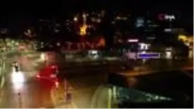 Sessizliğe bürünen Üsküdar Meydanı havadan görüntülendi Sessizliğe bürünen Üsküdar Meydanı havadan görüntülendi