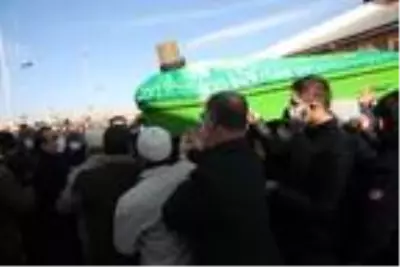 Sivas'ın Şahabettin dedesi son yolculuğuna uğurlandı Sivas'ın Şahabettin dedesi son yolculuğuna uğurlandı