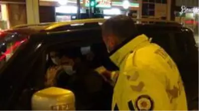 Sokağa çıkma kısıtlamasında sıkı denetim Sokağa çıkma kısıtlamasında sıkı denetim