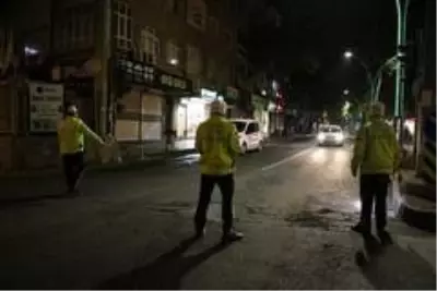Kısıtlama başladı, Diyarbakır'da sokaklar boş kaldı Kısıtlama başladı, Diyarbakır'da sokaklar boş kaldı