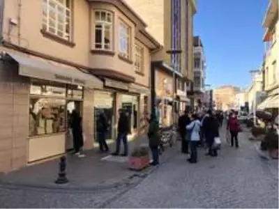 Sokağa çıkma yasağı öncesi hazırlık Sokağa çıkma yasağı öncesi hazırlık