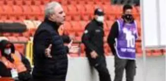 Rum: Son dakika golüne sinirlenip kırmızı kart gören Sumudica, sosyal medyada gündem oldu Rum: Son dakika golüne sinirlenip kırmızı kart gören Sumudica, sosyal medyada gündem oldu