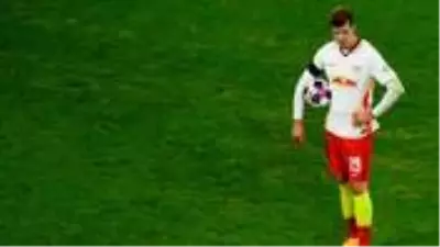 Sörloth, Leipzig'in Bielefeld'i 2-1 yendiği maçta penaltı kaçırdı Sörloth, Leipzig'in Bielefeld'i 2-1 yendiği maçta penaltı kaçırdı