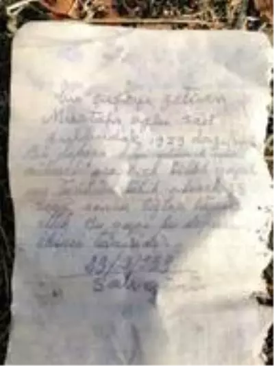 Su kuyusunda atalarının yazdığı notları buldular Su kuyusunda atalarının yazdığı notları buldular