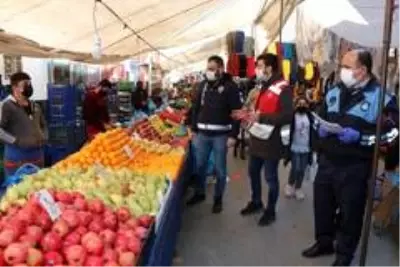 Sultanbeyli'deki pazar yerleri koronavirüs tedbirleri kapsamında düzenli olarak denetleniyor Sultanbeyli'deki pazar yerleri koronavirüs tedbirleri kapsamında düzenli olarak denetleniyor