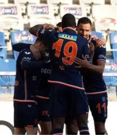 Başakşehir: 1 - Denizlispor: 0 (Maç devam ediyor) Başakşehir: 1 - Denizlispor: 0 (Maç devam ediyor)
