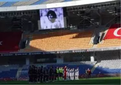 Başakşehir: 1 - Denizlispor: 0 (Maç devam ediyor) Başakşehir: 1 - Denizlispor: 0 (Maç devam ediyor)