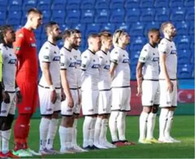 Başakşehir: 1 - Denizlispor: 0 (Maç devam ediyor) Başakşehir: 1 - Denizlispor: 0 (Maç devam ediyor)