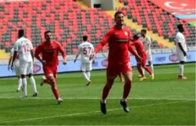 Süper Lig: Gaziantep FK: 2 Yeni Malatyaspor: 2 (Maç sonucu) Süper Lig: Gaziantep FK: 2 Yeni Malatyaspor: 2 (Maç sonucu)