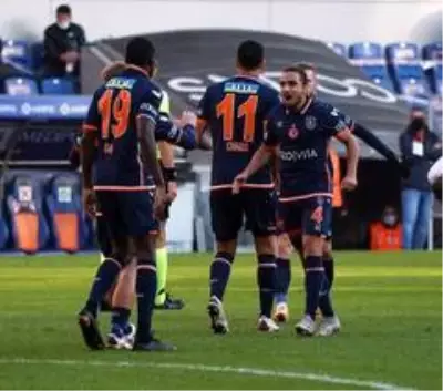 Süper Lig: Medipol Başakşehir: 3 - Denizlispor: 3 (Maç sonucu) Süper Lig: Medipol Başakşehir: 3 - Denizlispor: 3 (Maç sonucu)