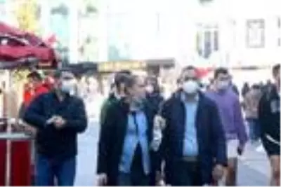 Maske takmadığı için ceza yazılmak istenen kadın, polise zor anlar yaşattı: Başlarım senin şovuna Maske takmadığı için ceza yazılmak istenen kadın, polise zor anlar yaşattı: Başlarım senin şovuna