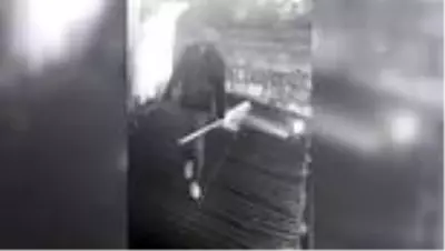 Tarihi camiye zarar vermeye çalışan zanlı aranıyor Tarihi camiye zarar vermeye çalışan zanlı aranıyor