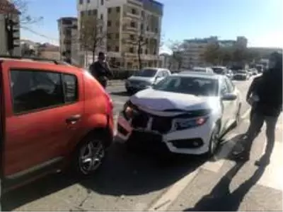 Trafik ışıklarında görünmez kaza Trafik ışıklarında görünmez kaza