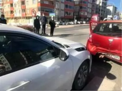 Trafik ışıklarında görünmez kaza Trafik ışıklarında görünmez kaza