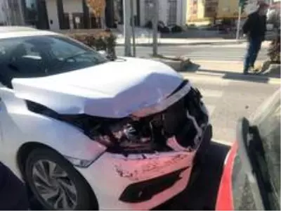 Trafik ışıklarında görünmez kaza Trafik ışıklarında görünmez kaza