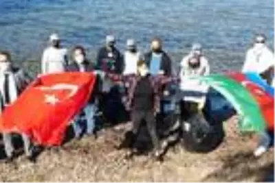 Tuğba Ekinci Küdür'de çevre temizliğine katıldı Tuğba Ekinci Küdür'de çevre temizliğine katıldı